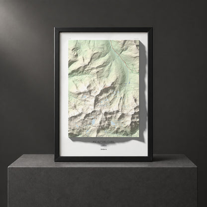 Mapa de relieve de Pic Alt del Cubil, 2834 m, Andorra, lámina 100 Cims de Trobart. Presentación enmarcada. 50 × 70 cm.