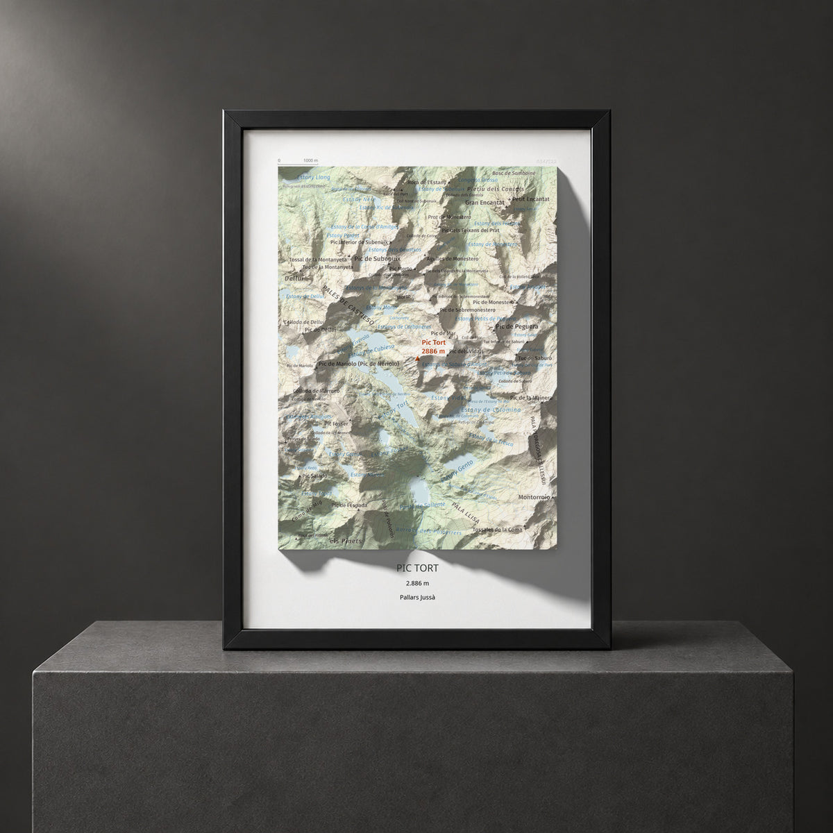 Mapa de relieve de Pic Tort, 2886 m, Pallars Jussà, lámina 100 Cims de Trobart. Presentación enmarcada. 21 × 30 cm.