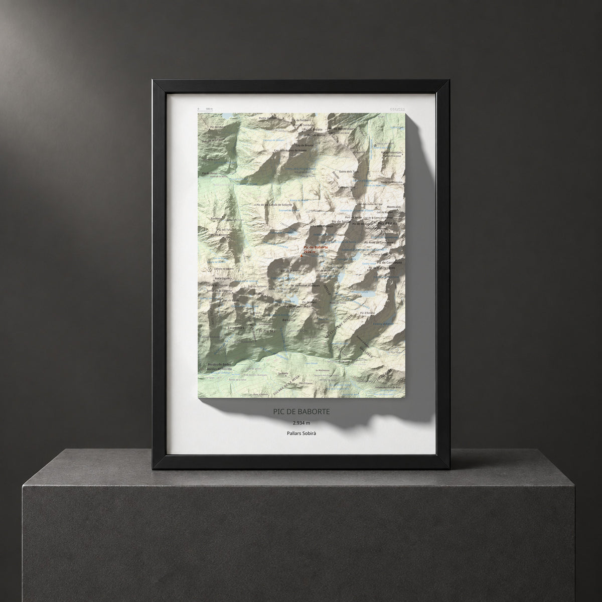 Mapa de relieve de Pic de Baborte, 2934 m, Pallars Sobirà, lámina 100 Cims de Trobart. Presentación enmarcada. 30 × 40 cm.