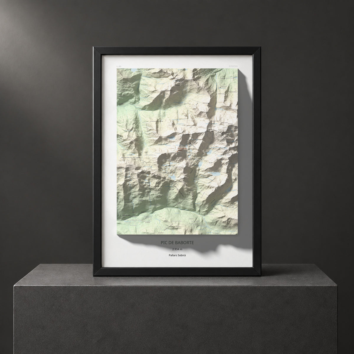 Mapa de relieve de Pic de Baborte, 2934 m, Pallars Sobirà, lámina 100 Cims de Trobart. Presentación enmarcada. 50 × 70 cm.