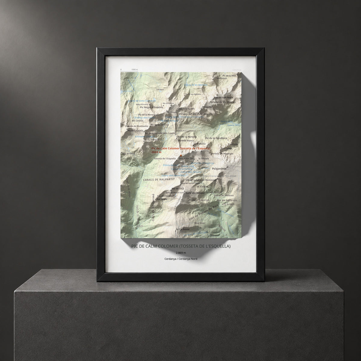 Mapa de relieve de Pic de Calm Colomer (tosseta de l'Esquella), 2869 m, Cerdanya · Cerdanya Nord, lámina 100 Cims de Trobart. Presentación enmarcada. 21 × 30 cm.