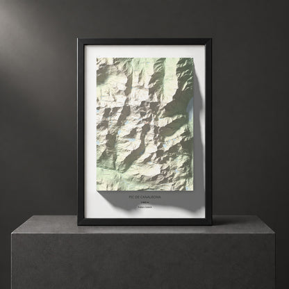 Mapa de relieve de Pic de Canalbona, 2965 m, Pallars Sobirà, lámina 100 Cims de Trobart. Presentación enmarcada. 70 × 100 cm.