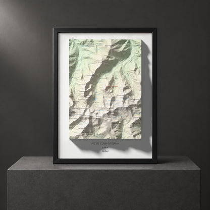 Mapa de relieve de Pic de Coma Mitjana, 2732 m, Conflent, lámina 100 Cims de Trobart. Presentación enmarcada. 30 × 40 cm.