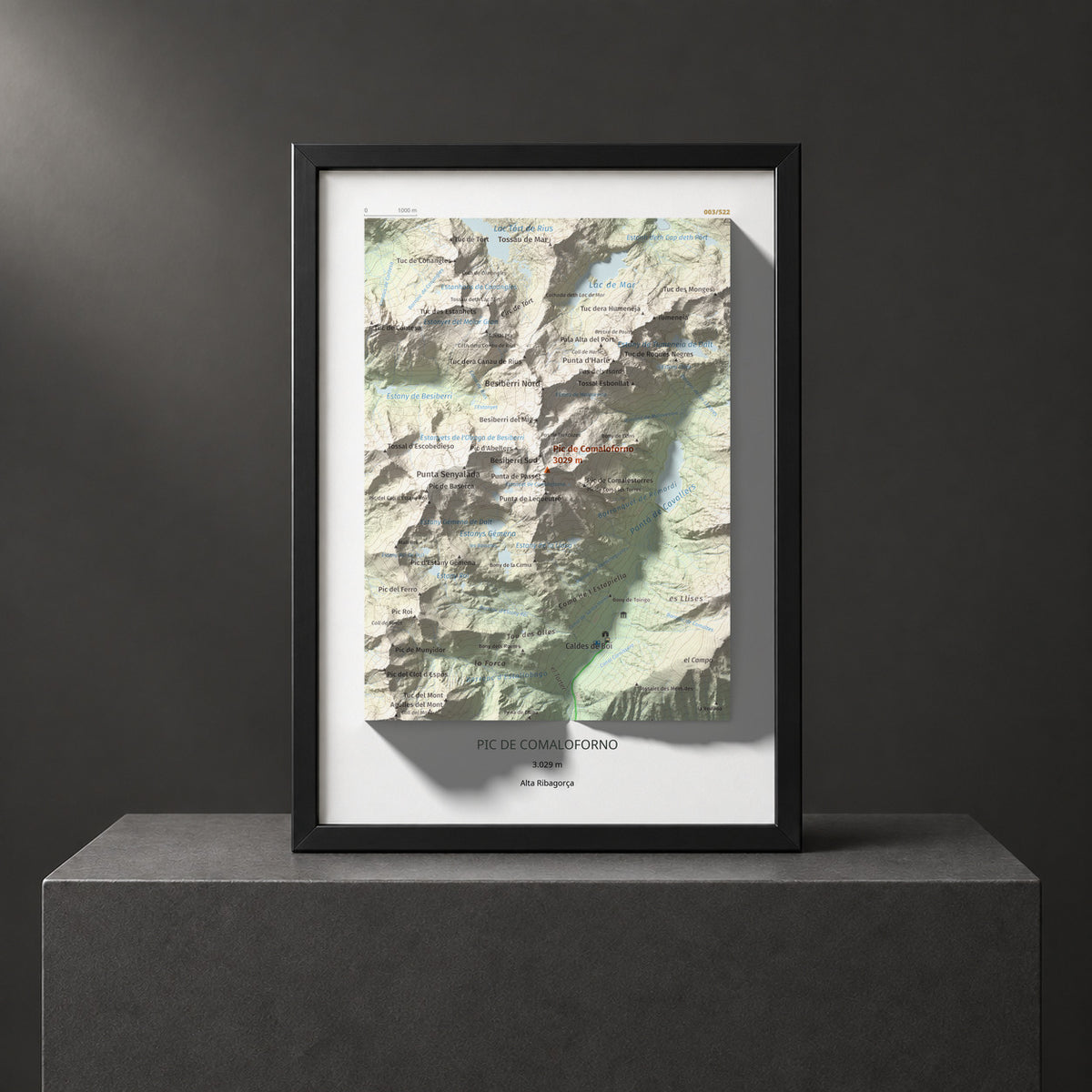 Mapa de relieve de Pic de Comaloforno, 3029 m, Alta Ribagorça, lámina 100 Cims de Trobart. Presentación enmarcada. 21 × 30 cm.