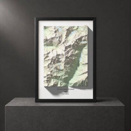 Mapa de relieve de Pic de Comaloforno, 3029 m, Alta Ribagorça, lámina 100 Cims de Trobart. Presentación enmarcada. 70 × 100 cm.