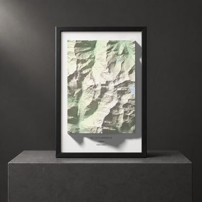 Mapa de relieve de Pic de Flamisella, 2782 m, Pallars Sobirà, lámina 100 Cims de Trobart. Presentación enmarcada. 61 × 91 cm.