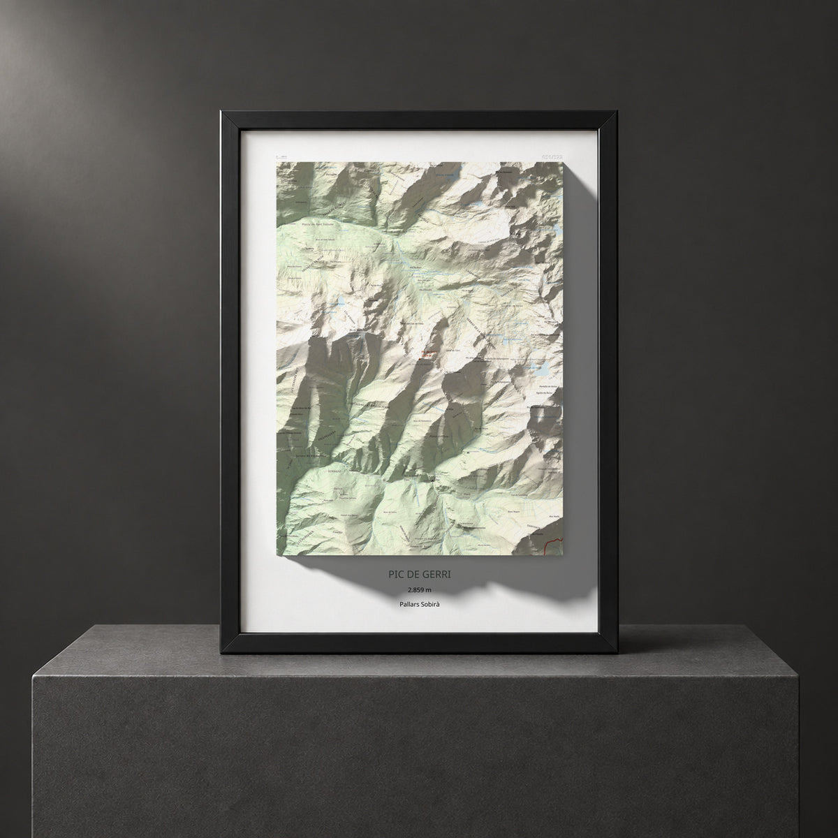 Mapa de relieve de Pic de Gerri, 2859 m, Pallars Sobirà, lámina 100 Cims de Trobart. Presentación enmarcada. 50 × 70 cm.
