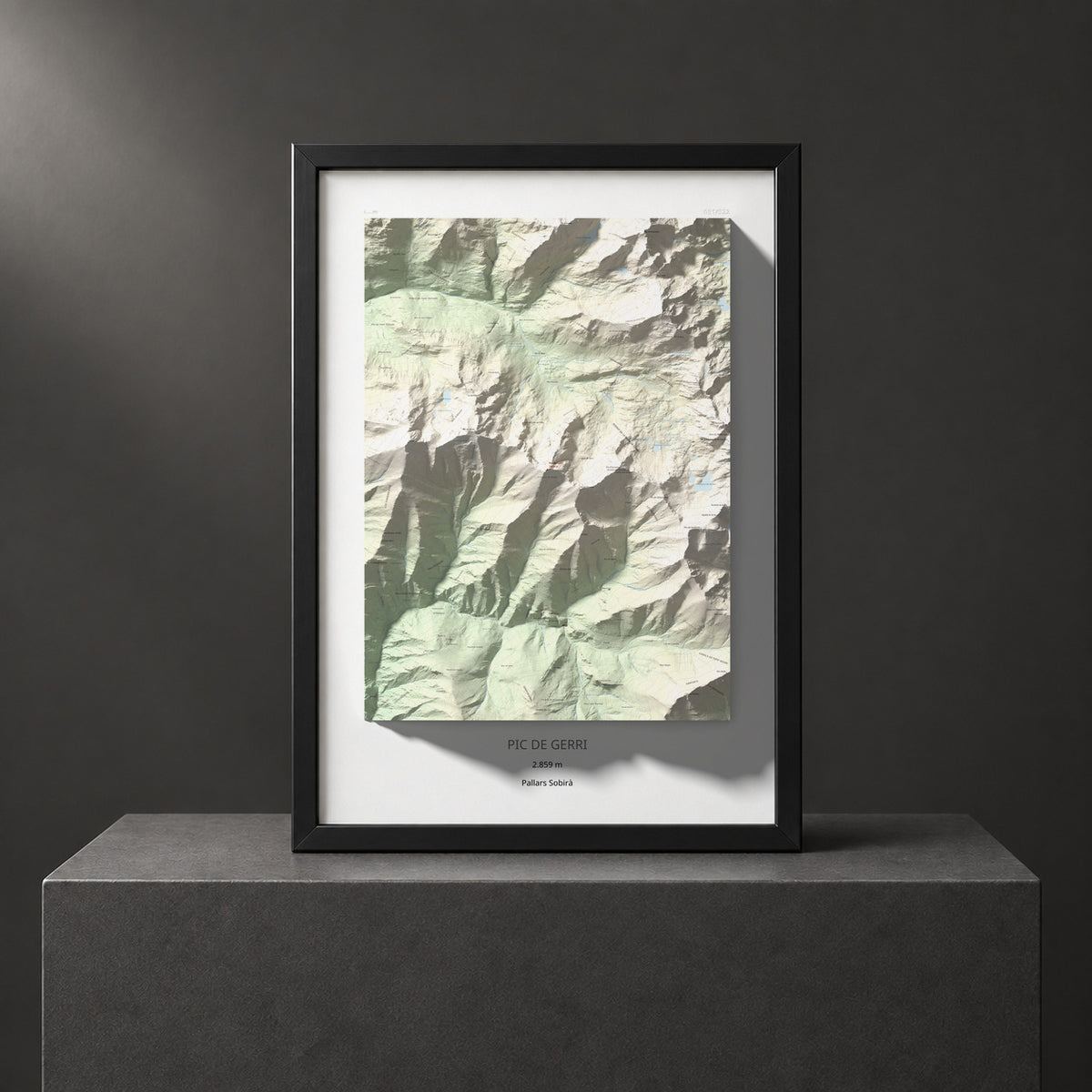 Mapa de relieve de Pic de Gerri, 2859 m, Pallars Sobirà, lámina 100 Cims de Trobart. Presentación enmarcada. 70 × 100 cm.