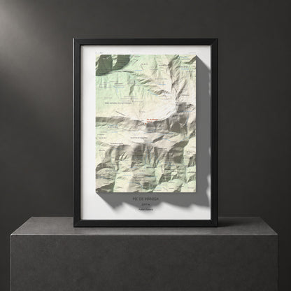 Mapa de relieve de Pic de Màniga, 2517 m, Pallars Sobirà, lámina 100 Cims de Trobart. Presentación enmarcada. 30 × 40 cm.