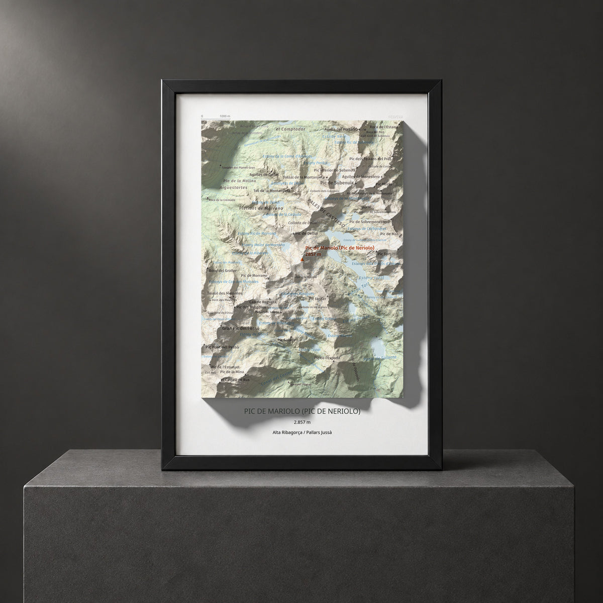 Mapa de relieve de Pic de Mariolo (Pic de Neriolo), 2857 m, Alta Ribagorça · Pallars Jussà, lámina 100 Cims de Trobart. Presentación enmarcada. 21 × 30 cm.