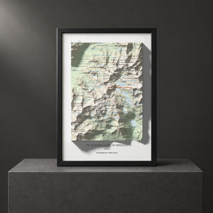Mapa de relieve de Pic de Mariolo (Pic de Neriolo), 2857 m, Alta Ribagorça · Pallars Jussà, lámina 100 Cims de Trobart. Presentación enmarcada. 21 × 30 cm.