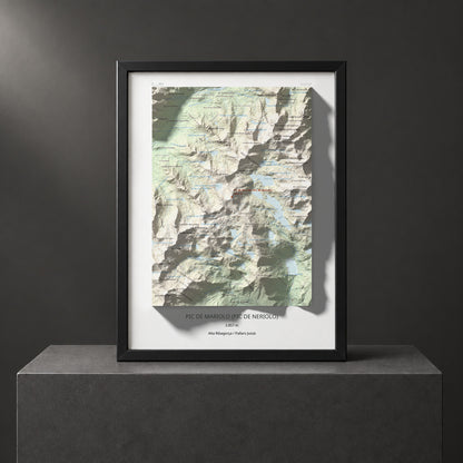 Mapa de relieve de Pic de Mariolo (Pic de Neriolo), 2857 m, Alta Ribagorça · Pallars Jussà, lámina 100 Cims de Trobart. Presentación enmarcada. 30 × 40 cm.
