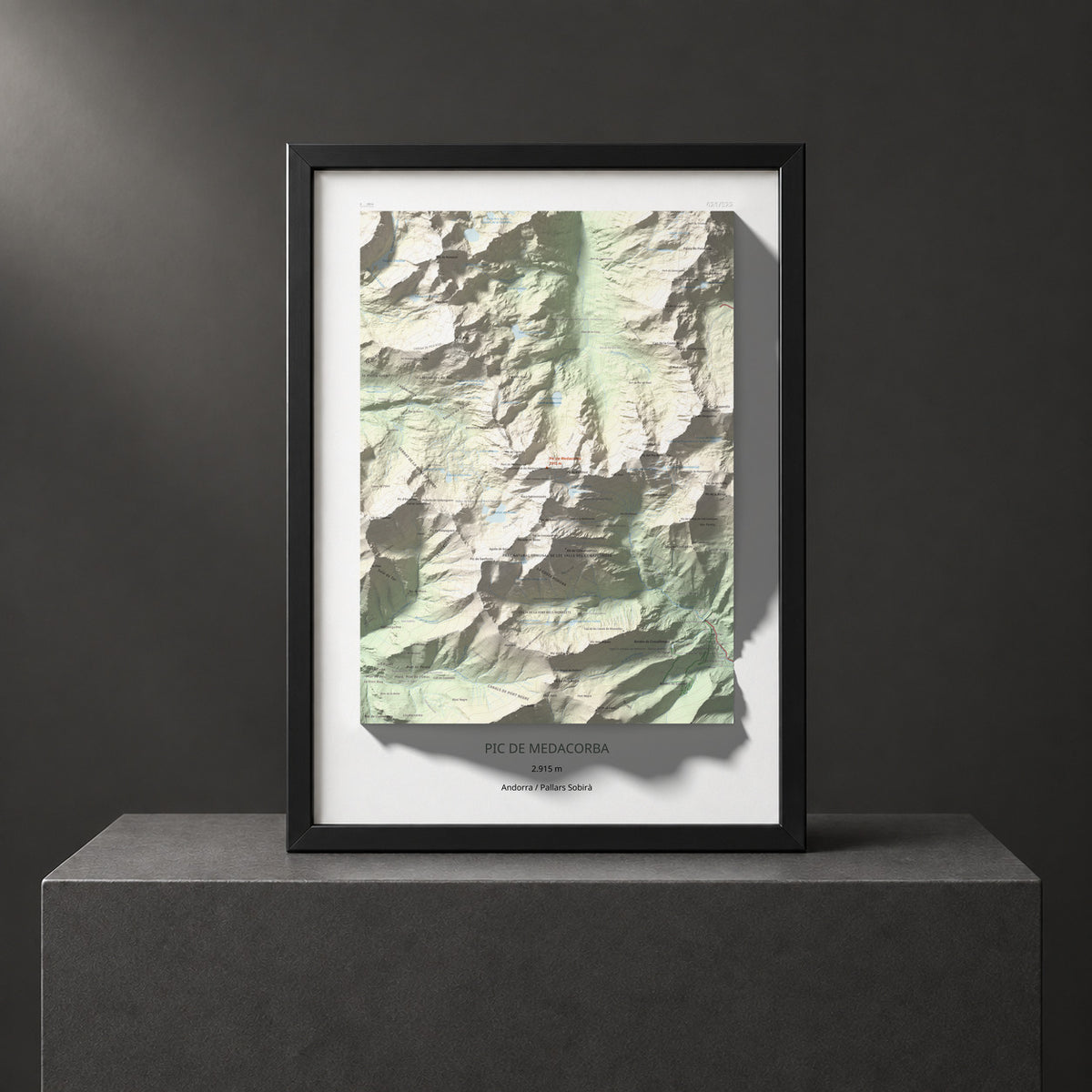 Mapa de relieve de Pic de Medacorba, 2915 m, Andorra · Pallars Sobirà, lámina 100 Cims de Trobart. Presentación enmarcada. 50 × 70 cm.
