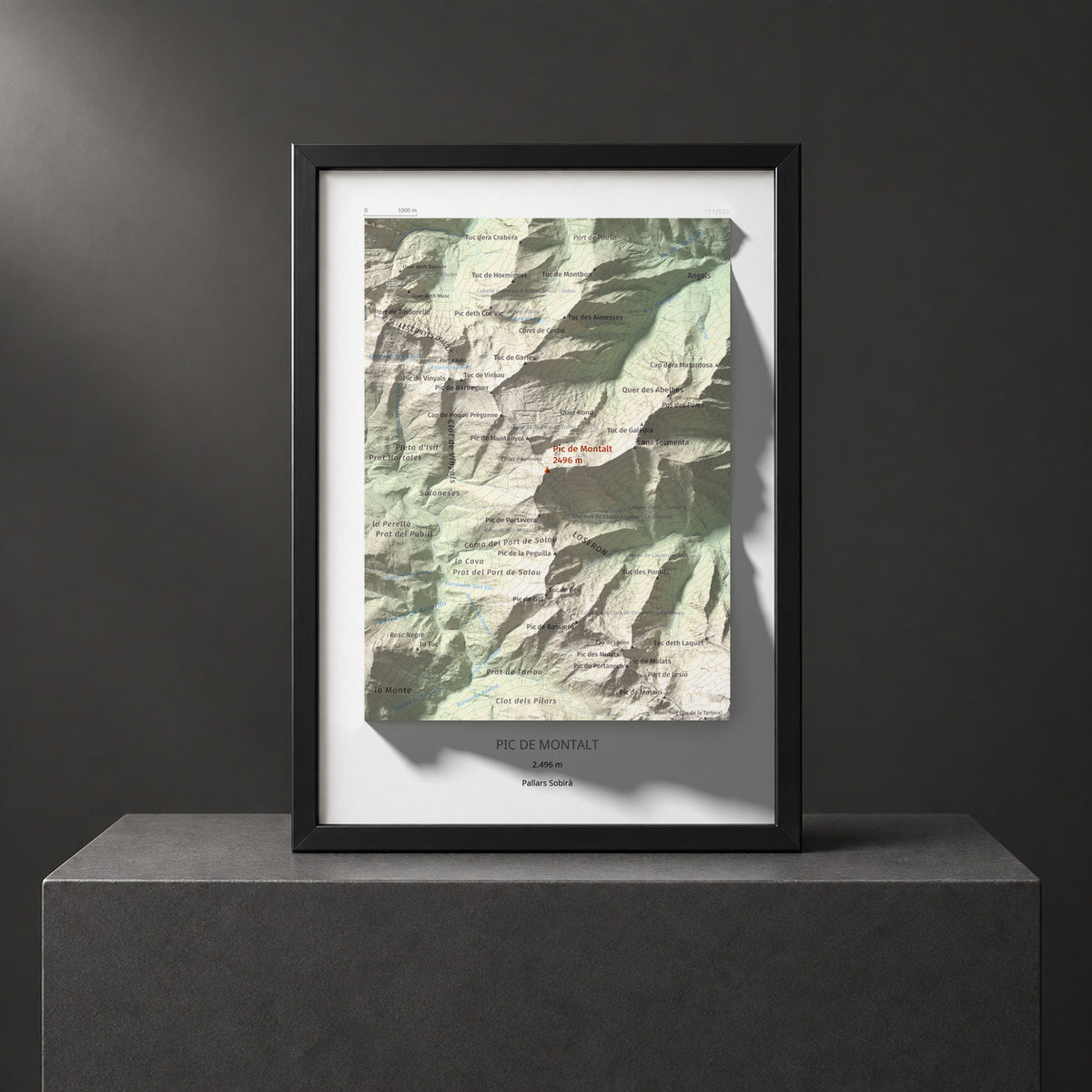 Mapa de relieve de Pic de Montalt, 2496 m, Pallars Sobirà, lámina 100 Cims de Trobart. Presentación enmarcada. 21 × 30 cm.