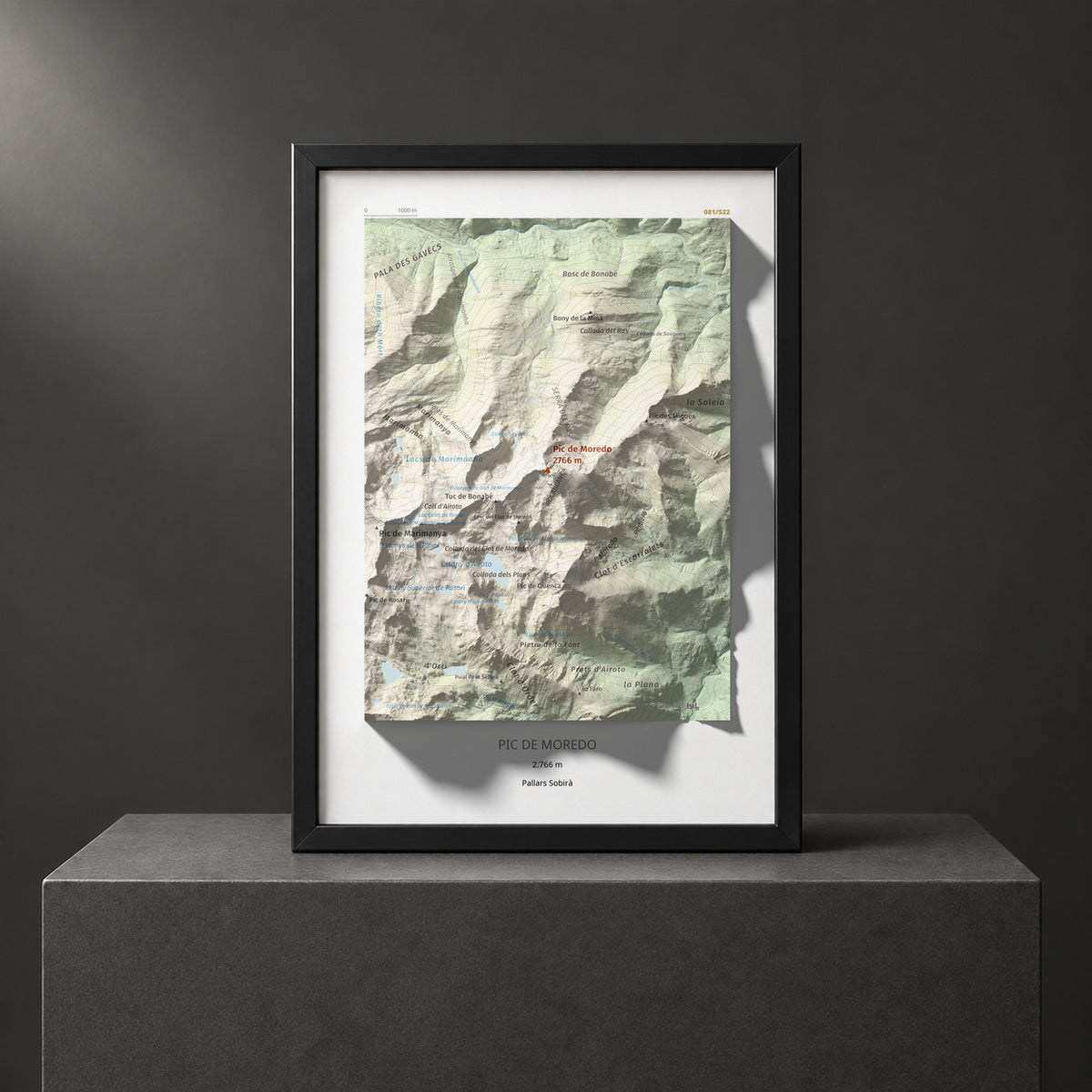 Mapa de relieve de Pic de Moredo, 2766 m, Pallars Sobirà, lámina 100 Cims de Trobart. Presentación enmarcada. 21 × 30 cm.
