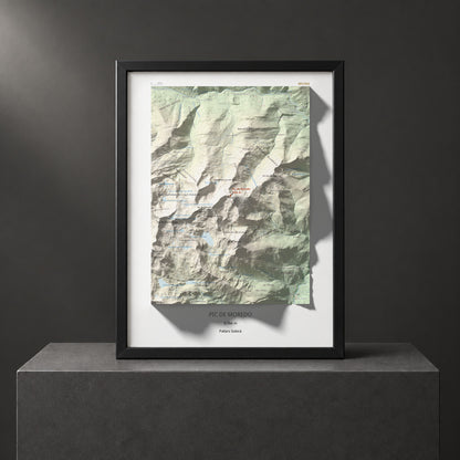Mapa de relieve de Pic de Moredo, 2766 m, Pallars Sobirà, lámina 100 Cims de Trobart. Presentación enmarcada. 30 × 40 cm.