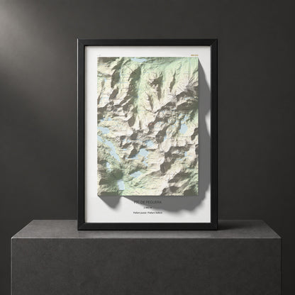 Mapa de relieve de Pic de Peguera, 2983 m, Pallars Jussà · Pallars Sobirà, lámina 100 Cims de Trobart. Presentación enmarcada. 50 × 70 cm.