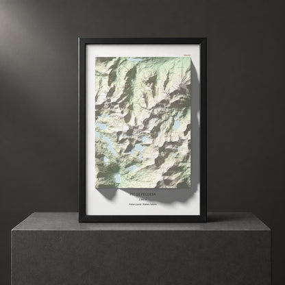 Mapa de relieve de Pic de Peguera, 2983 m, Pallars Jussà · Pallars Sobirà, lámina 100 Cims de Trobart. Presentación enmarcada. 61 × 91 cm.