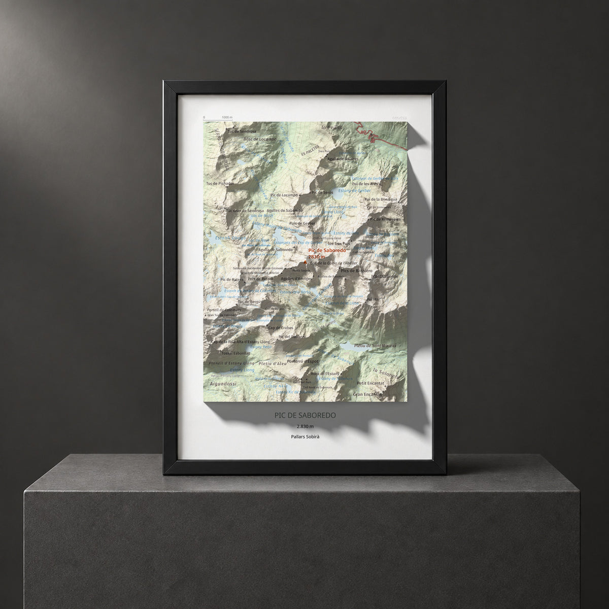 Mapa de relieve de Pic de Saboredo, 2830 m, Pallars Sobirà, lámina 100 Cims de Trobart. Presentación enmarcada. 21 × 30 cm.