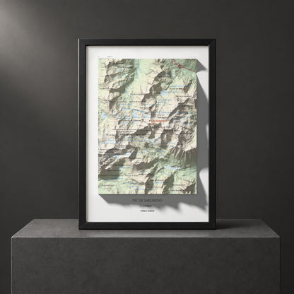 Mapa de relieve de Pic de Saboredo, 2830 m, Pallars Sobirà, lámina 100 Cims de Trobart. Presentación enmarcada. 21 × 30 cm.