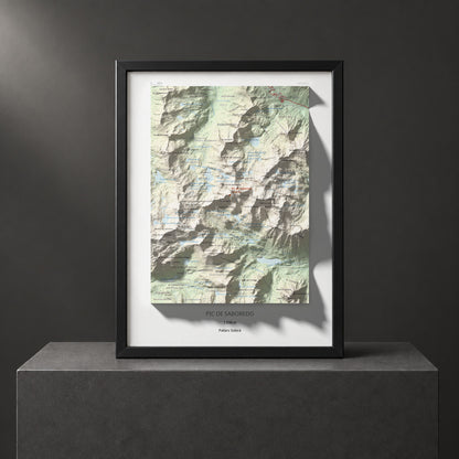 Mapa de relieve de Pic de Saboredo, 2830 m, Pallars Sobirà, lámina 100 Cims de Trobart. Presentación enmarcada. 30 × 40 cm.