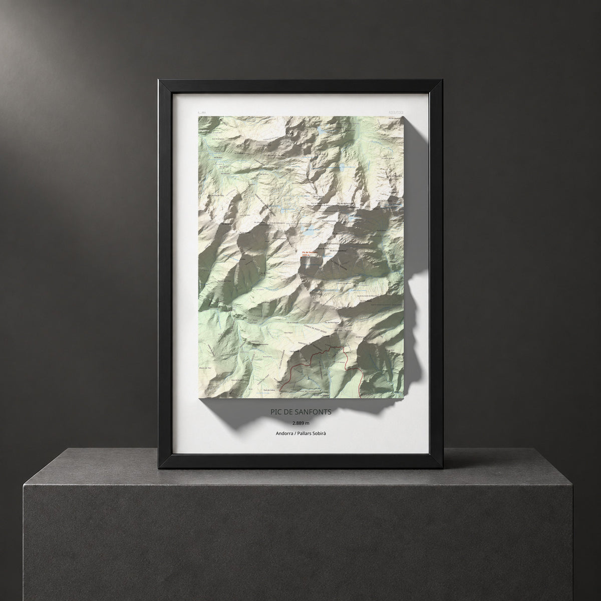 Mapa de relieve de Pic de Sanfonts, 2889 m, Andorra · Pallars Sobirà, lámina 100 Cims de Trobart. Presentación enmarcada. 50 × 70 cm.