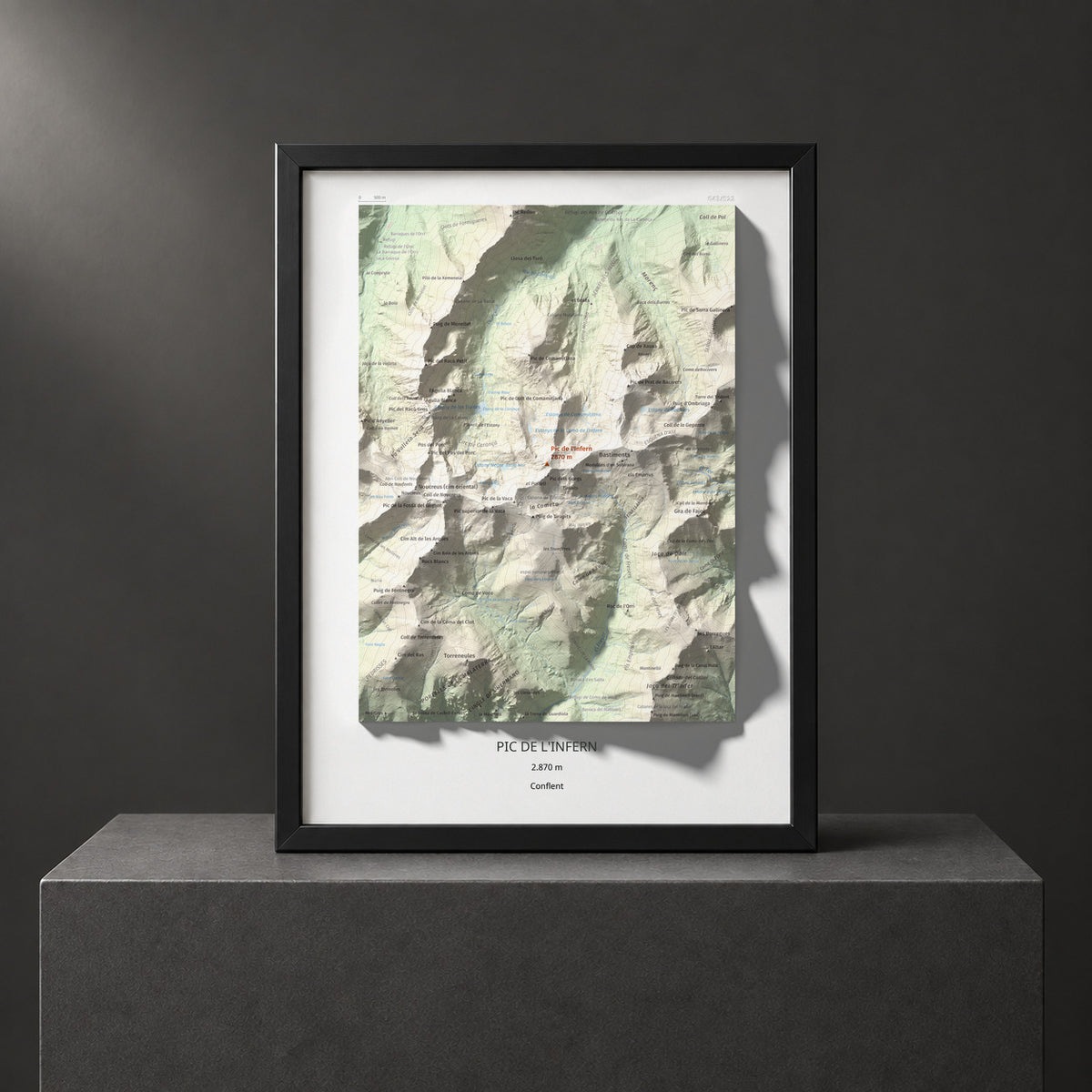 Mapa de relieve de Pic de l'Infern, 2870 m, Conflent, lámina 100 Cims de Trobart. Presentación enmarcada. 30 × 40 cm.