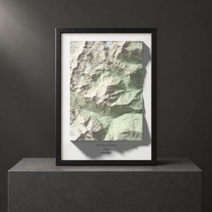 Mapa de relieve de Pic de la Plana, 2493 m, Pallars Sobirà, lámina 100 Cims de Trobart. Presentación enmarcada. 50 × 70 cm.