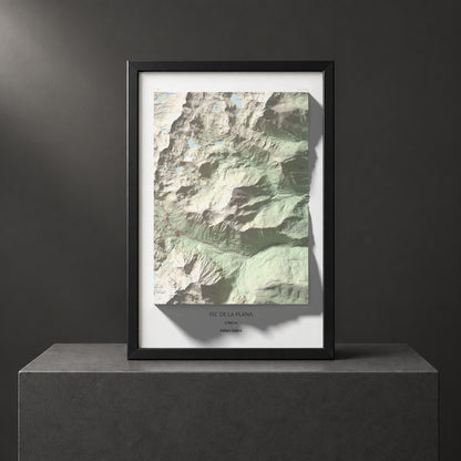 Mapa de relieve de Pic de la Plana, 2493 m, Pallars Sobirà, lámina 100 Cims de Trobart. Presentación enmarcada. 61 × 91 cm.