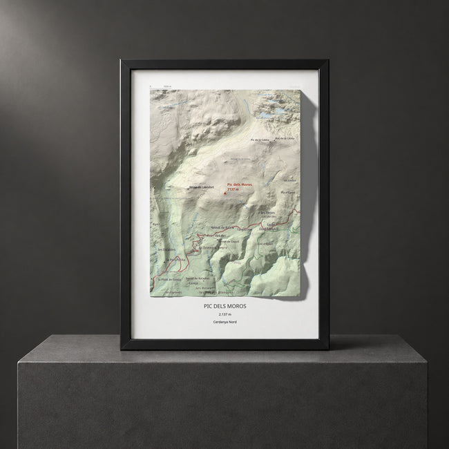Mapa de relieve de Pic dels Moros, 2137 m, Cerdanya Nord, lámina 100 Cims de Trobart. Presentación enmarcada. 21 × 30 cm.