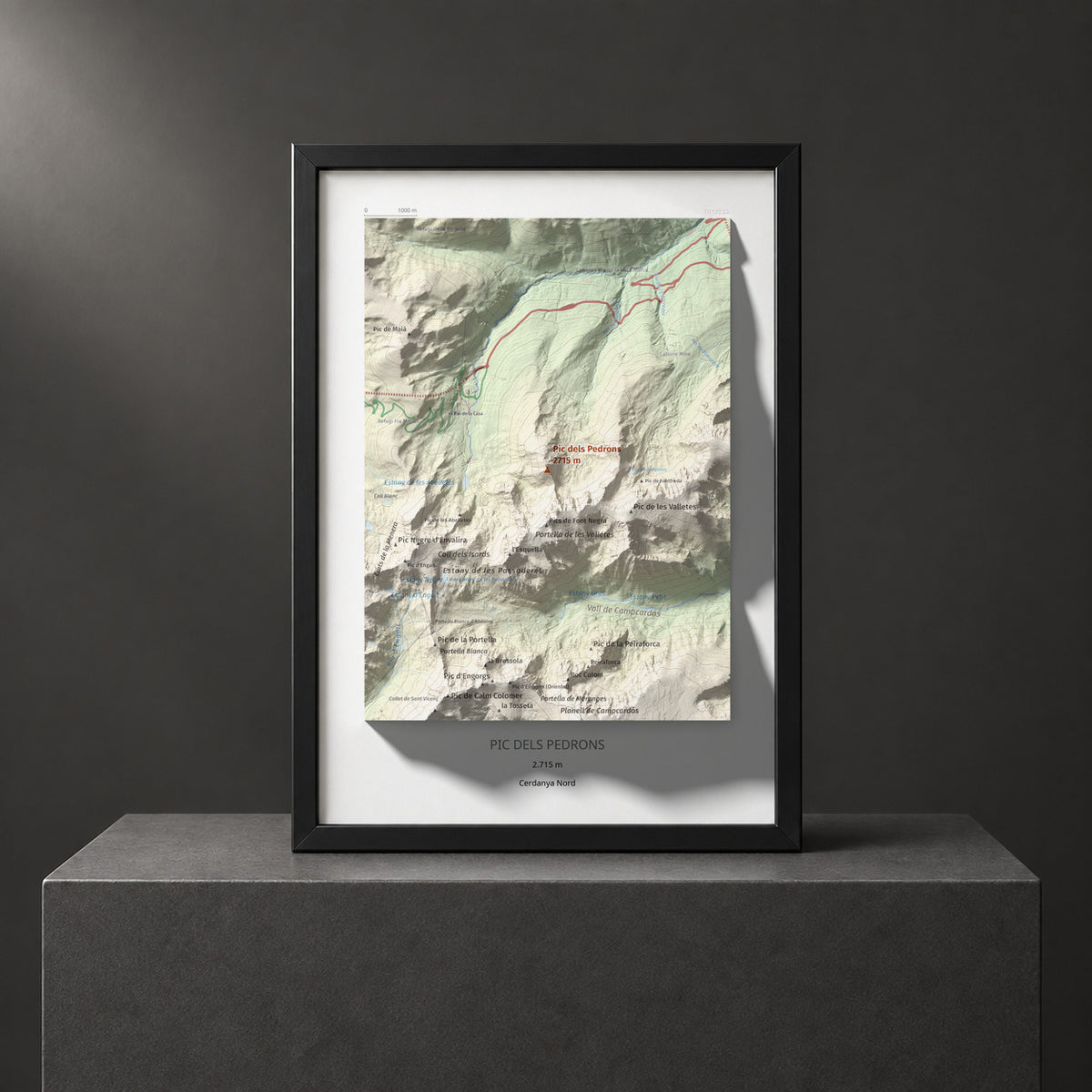 Mapa de relieve de Pic dels Pedrons, 2715 m, Cerdanya Nord, lámina 100 Cims de Trobart. Presentación enmarcada. 21 × 30 cm.