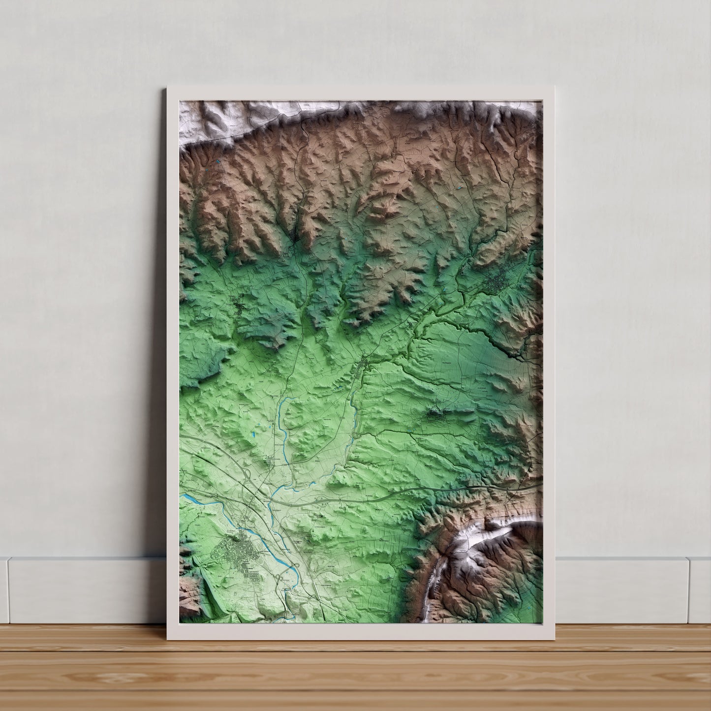 Mapa artístico del relieve de Pira, a la Conca de Barberà, con 15 km de entorno y base topográfica ICGC. Presentación enmarcada.