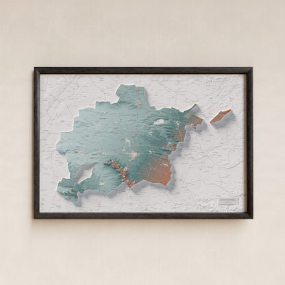 Mapa de relleu del Pla d’Urgell, amb el territori en color i l’entorn en blanc. Presentació amb marc. 61 × 91 cm. Estil Blau i taronja.