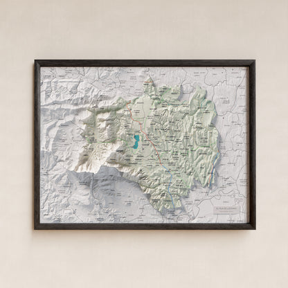 Mapa de relleu del Pla de l’Estany, amb el territori en color i l’entorn en blanc. Presentació amb marc. 30 × 40 cm. Estil Cartogràfic.