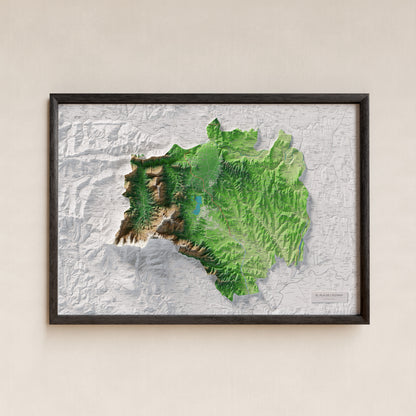 Mapa de relleu del Pla de l’Estany, amb el territori en color i l’entorn en blanc. Presentació amb marc. 70 × 100 cm. Estil Clàssic.