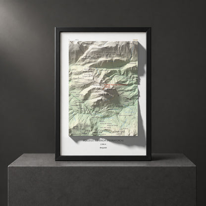 Mapa de relieve de Pollegó Superior (Pedraforca), 2506 m, Berguedà, lámina 100 Cims de Trobart. Presentación enmarcada. 21 × 30 cm.