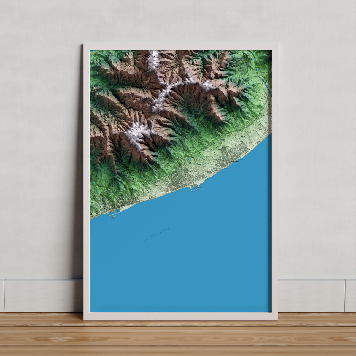 Mapa artístico del relieve de Premià de Mar, al Maresme, con 15 km de entorno y base topográfica ICGC. Presentación enmarcada.