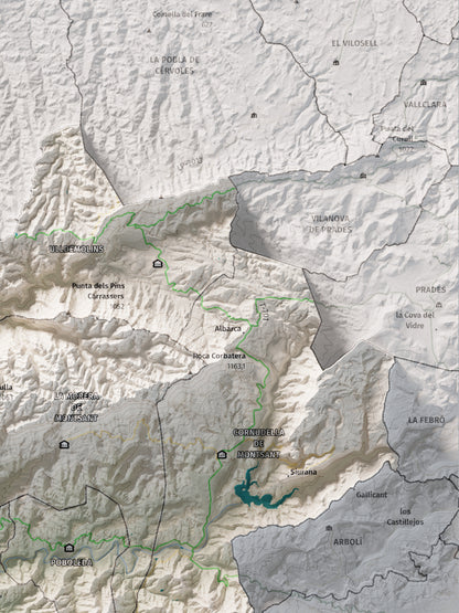 Mapa de relieve del Priorat, con el territorio en color y el entorno en blanco. Detalle de la zona superior derecha. 30 × 40 cm. Estilo Cartográfico.