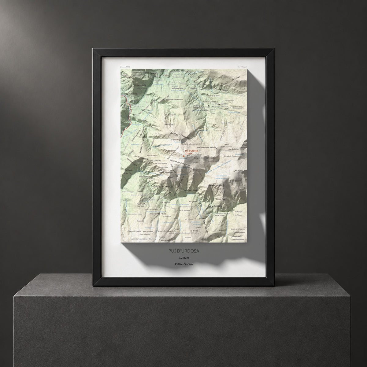 Mapa de relieve de Pui d'Urdosa, 2226 m, Pallars Sobirà, lámina 100 Cims de Trobart. Presentación enmarcada. 30 × 40 cm.