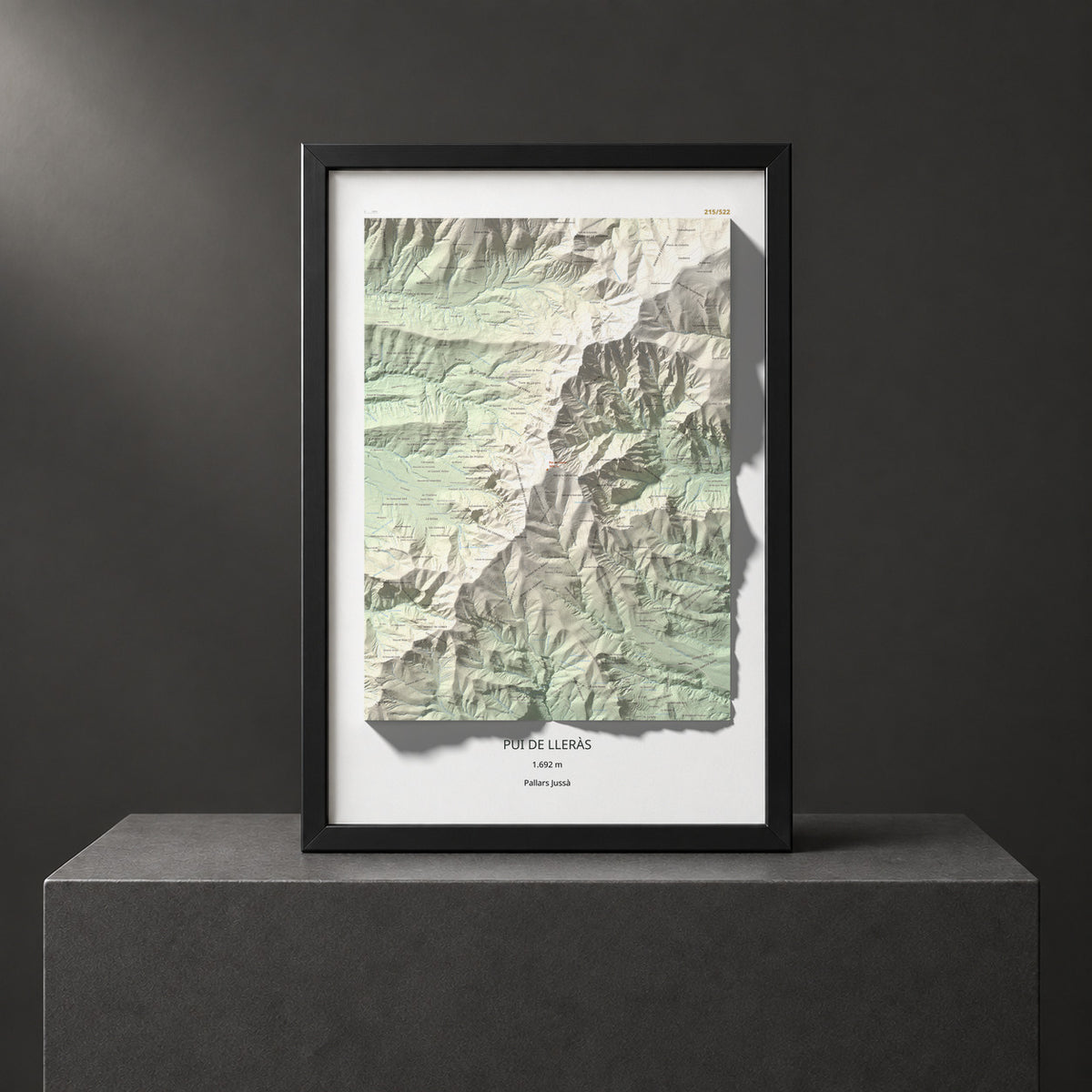 Mapa de relieve de Pui de Lleràs, 1692 m, Pallars Jussà, lámina 100 Cims de Trobart. Presentación enmarcada. 61 × 91 cm.