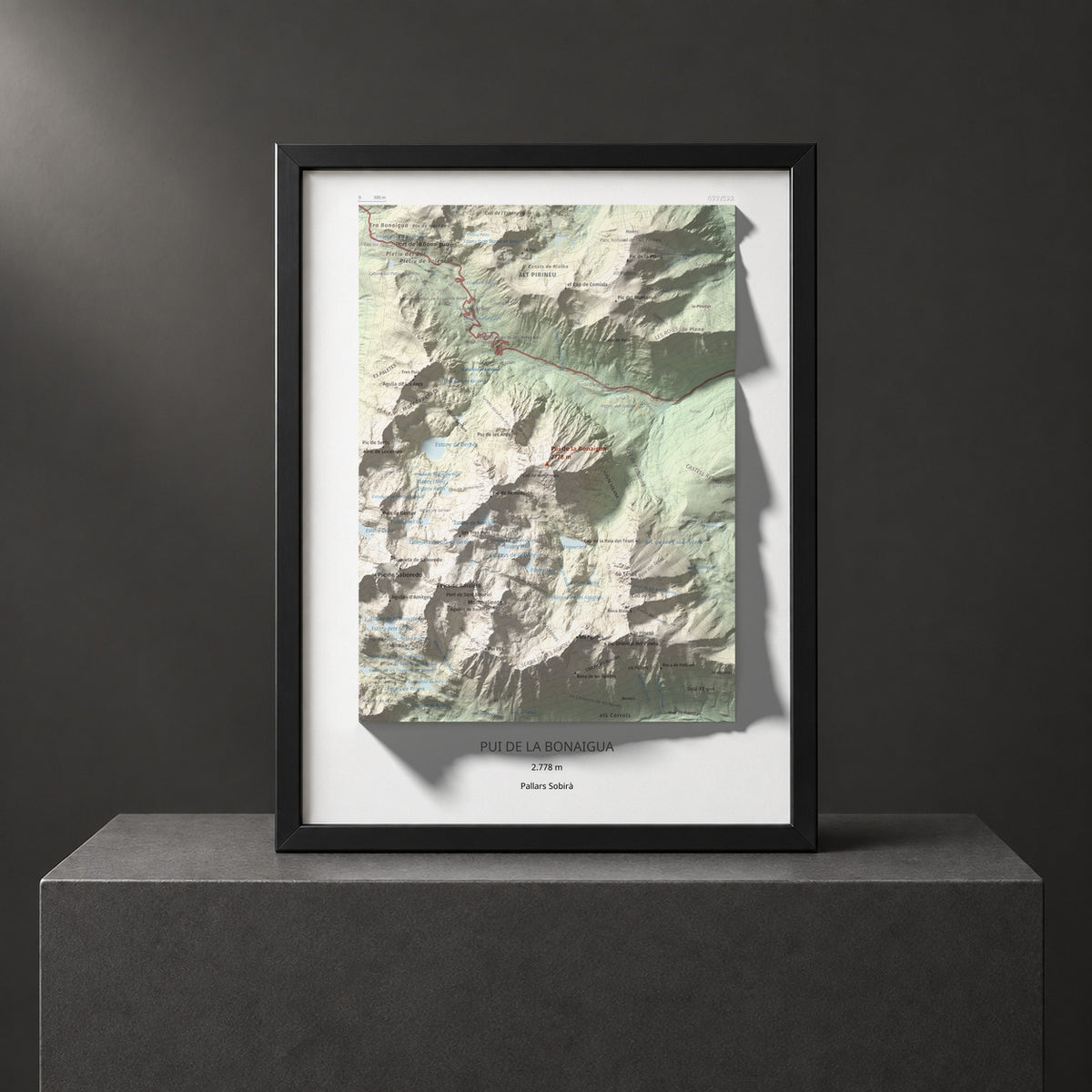Mapa de relieve de Pui de la Bonaigua, 2778 m, Pallars Sobirà, lámina 100 Cims de Trobart. Presentación enmarcada. 30 × 40 cm.