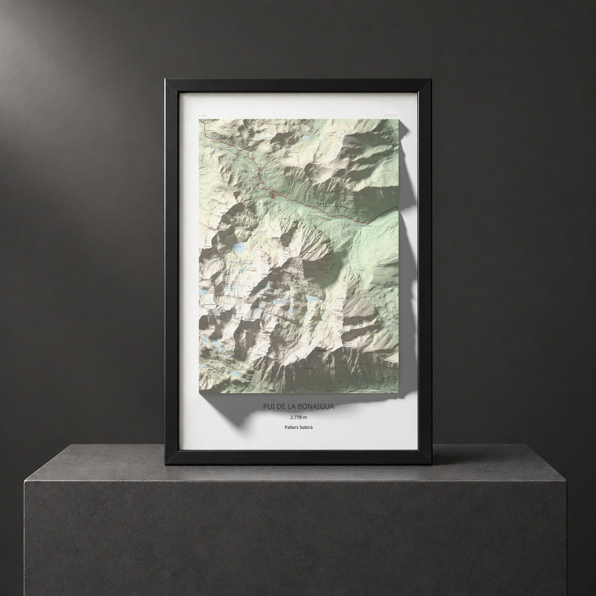 Mapa de relieve de Pui de la Bonaigua, 2778 m, Pallars Sobirà, lámina 100 Cims de Trobart. Presentación enmarcada. 61 × 91 cm.