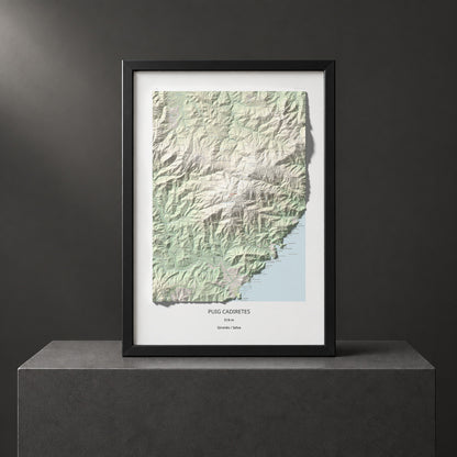 Mapa de relieve de Puig Cadiretes, 519 m, Gironès · Selva, lámina 100 Cims de Trobart. Presentación enmarcada. 70 × 100 cm.
