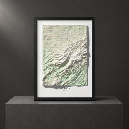 Mapa topográfico del relieve: Puig Cavaller, 706 m. Presentación enmarcada. 50 × 70 cm.