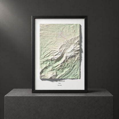 Mapa topográfico del relieve: Puig Cavaller, 706 m. Presentación enmarcada. 70 × 100 cm.