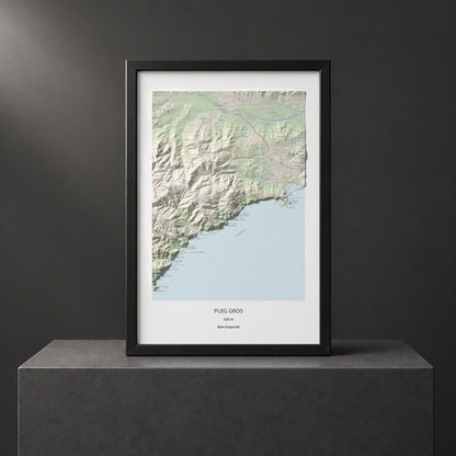Mapa de relieve de Puig Gros, 325 m, Baix Empordà, lámina 100 Cims de Trobart. Presentación enmarcada. 61 × 91 cm.