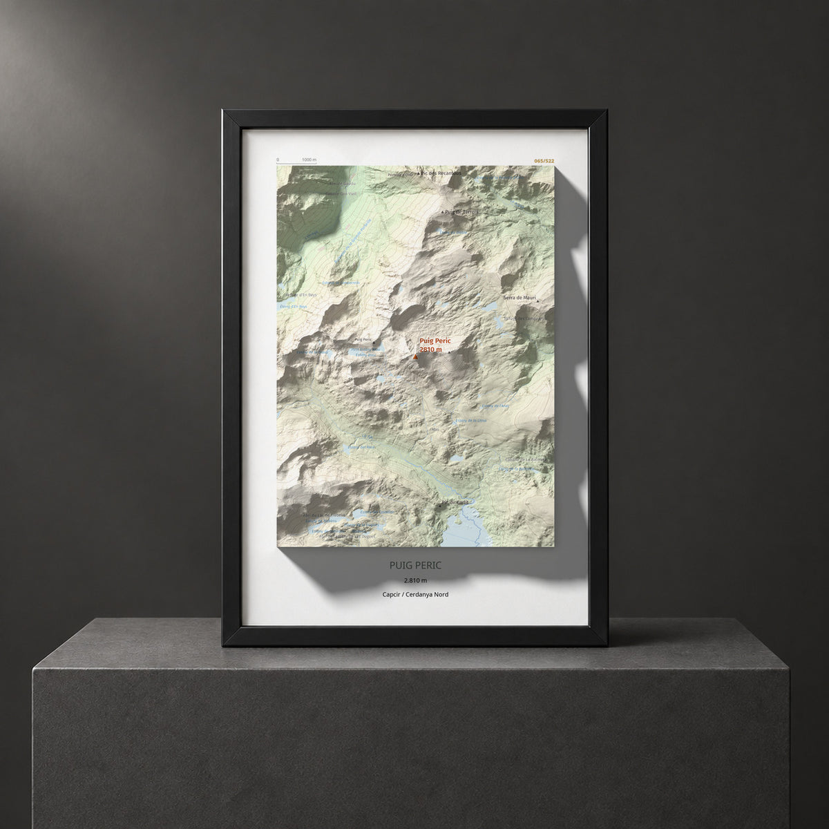 Mapa de relieve de Puig Peric, 2810 m, Capcir · Cerdanya Nord, lámina 100 Cims de Trobart. Presentación enmarcada. 21 × 30 cm.