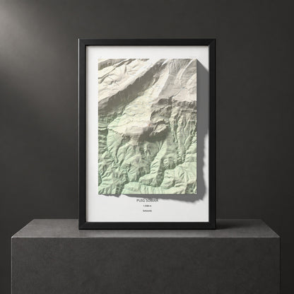 Mapa de relieve de Puig Sobirà, 1938 m, Solsonès, lámina 100 Cims de Trobart. Presentación enmarcada. 70 × 100 cm.