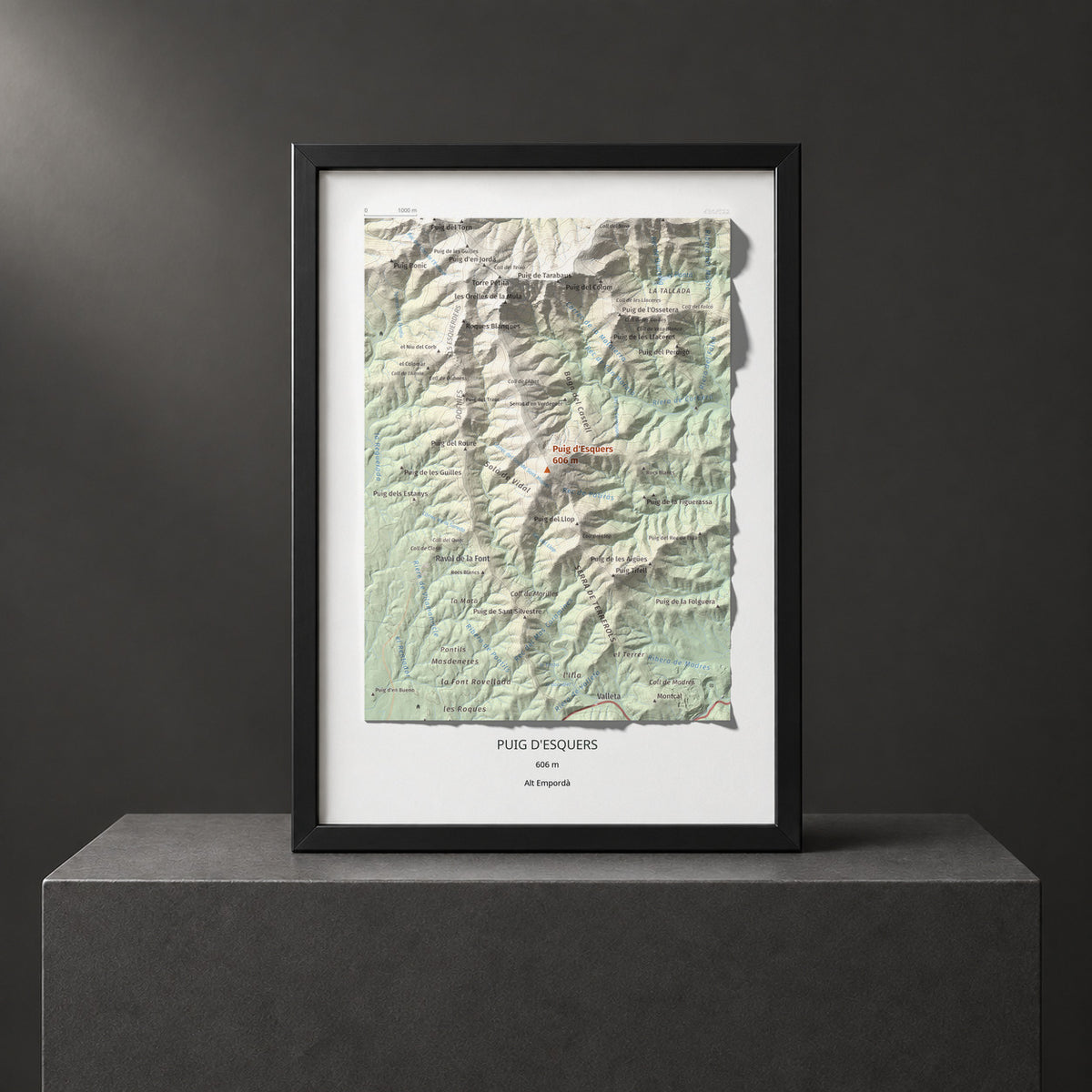 Mapa topográfico del relieve: Puig d'Esquers, 606 m. Presentación enmarcada. 21 × 30 cm.