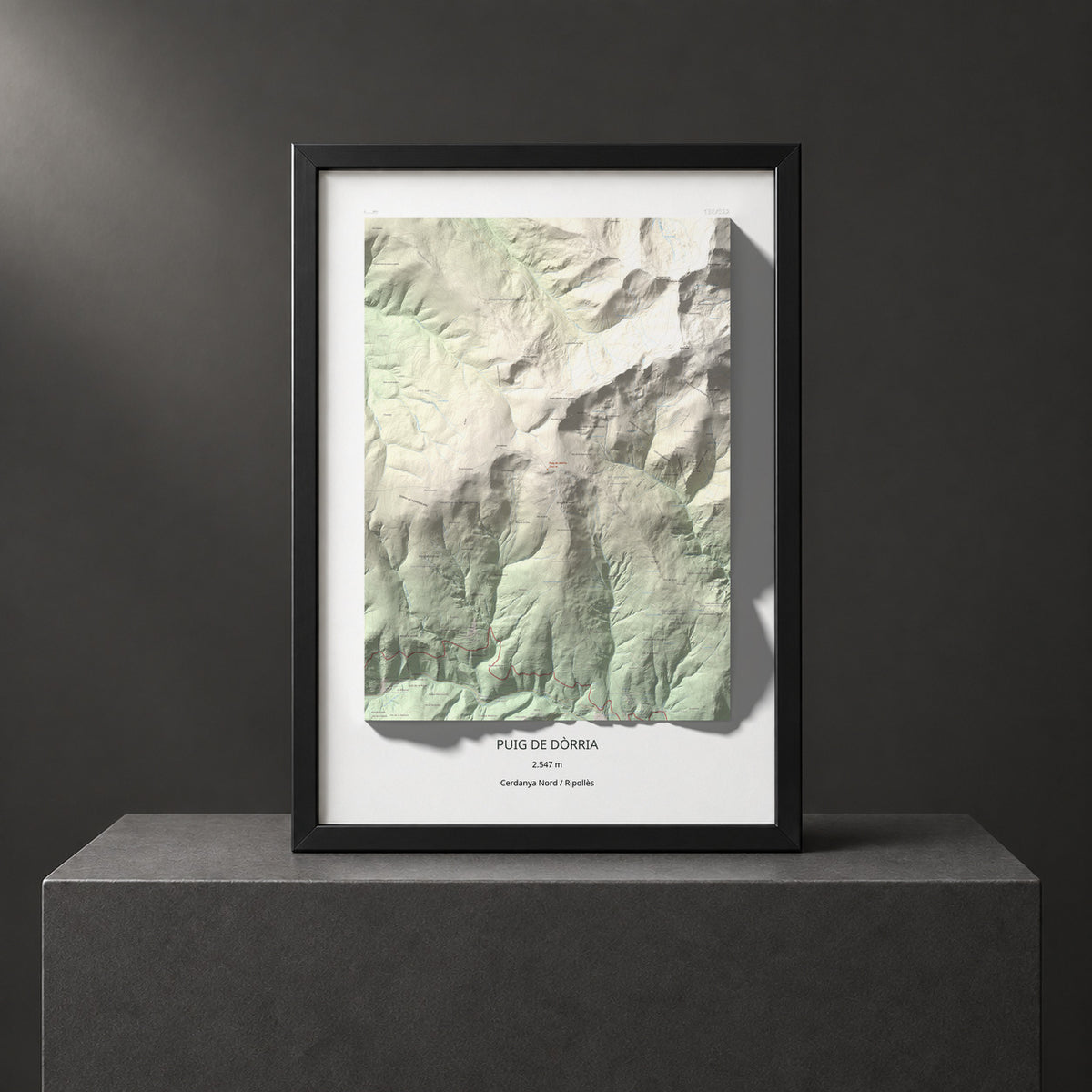 Mapa de relieve de Puig de Dòrria, 2547 m, Cerdanya Nord · Ripollès, lámina 100 Cims de Trobart. Presentación enmarcada. 70 × 100 cm.